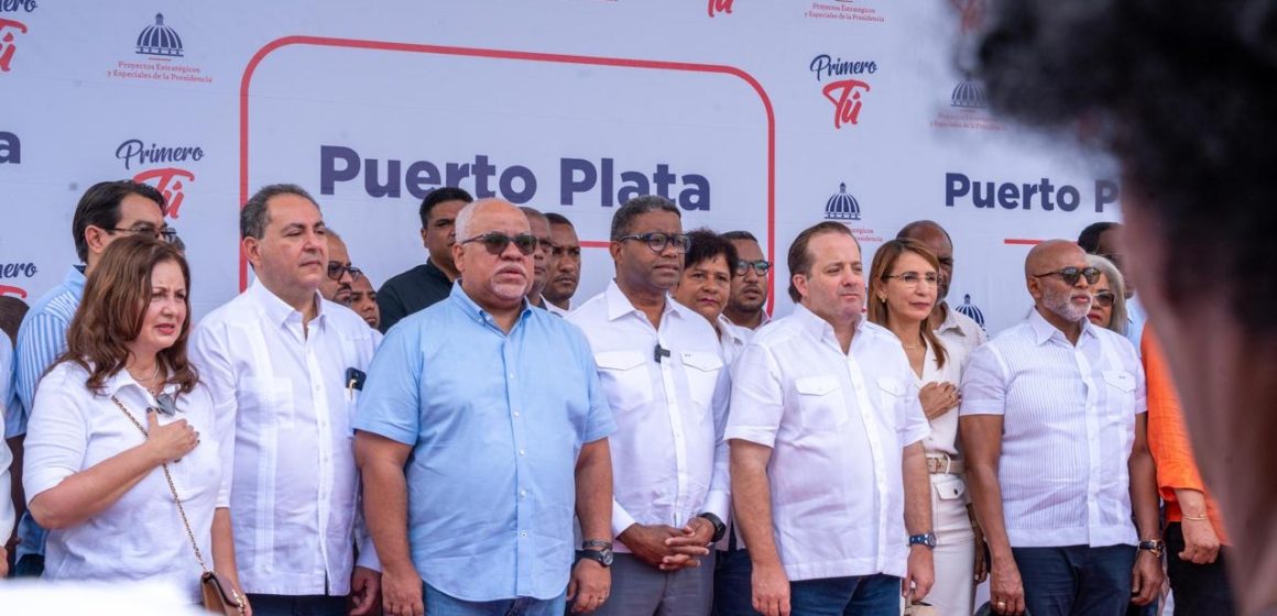 Paliza, Mario Lama y Robert Polanco refuerzan presencia del Gobierno con masiva jornada “Primero Tú” en Sosúa