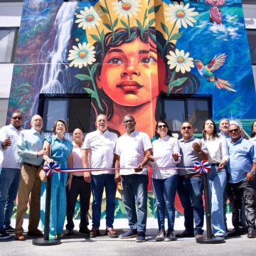 Propeep entrega 888 m² de arte urbano que transforman espacios públicos de Constanza