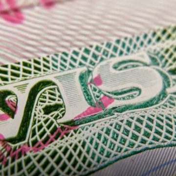 Cinco acusados por fraude de visas en EE.UU., entre ellos jefes de policía y un operador de Subway
