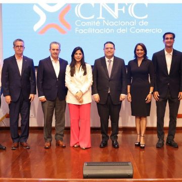 Francesca Rainieri, presidenta de Amchamdr, resalta cambios en Aduanas bajo el liderazgo de Yayo