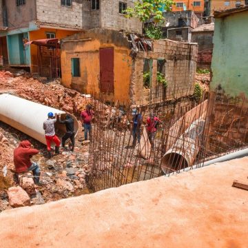 La CAASD avanza trabajos de saneamiento cañada Los Girasoles que beneficia a 150 mil personas en SDO