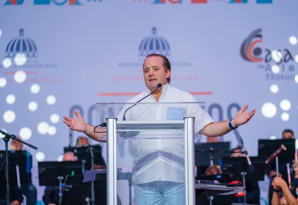 Sosúa se viste de música: concierto sinfónico une a familias y celebra la cultura dominicana