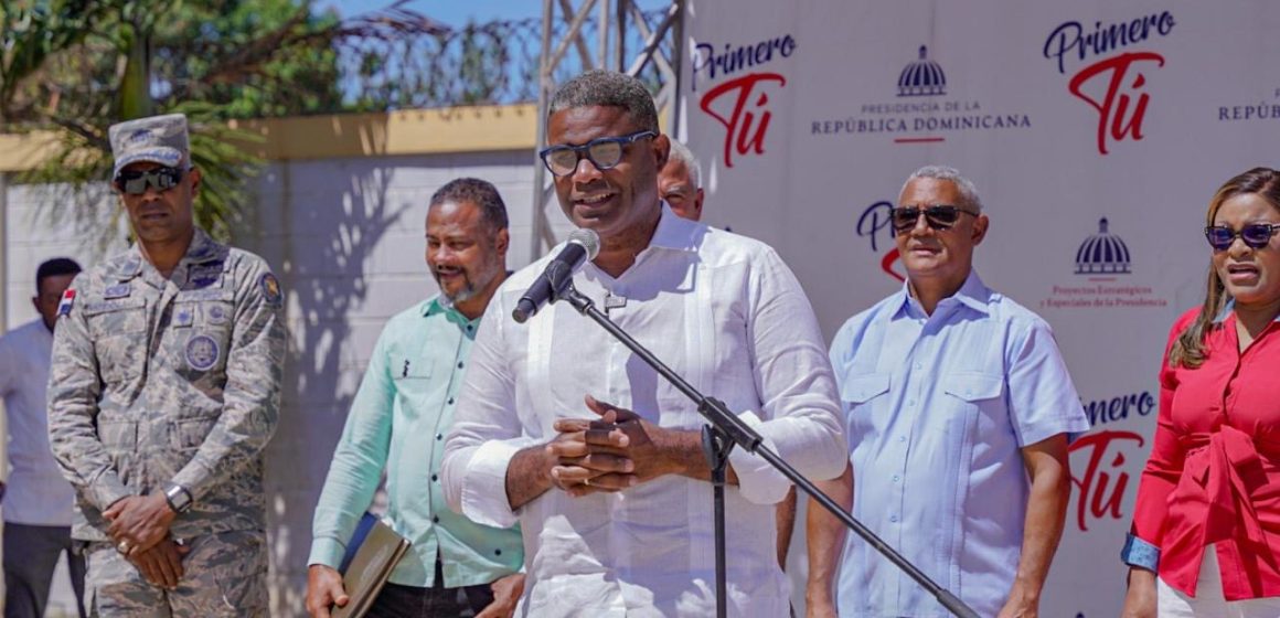 Residentes sector Nuevo Amanecer en SDE, recibe con entusiasmo jornada social “Primero Tú” de Propeep