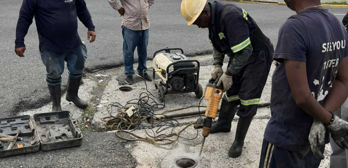 CAASD trabaja para solucionar avería que limita suministro de agua en algunos sectores de la capital