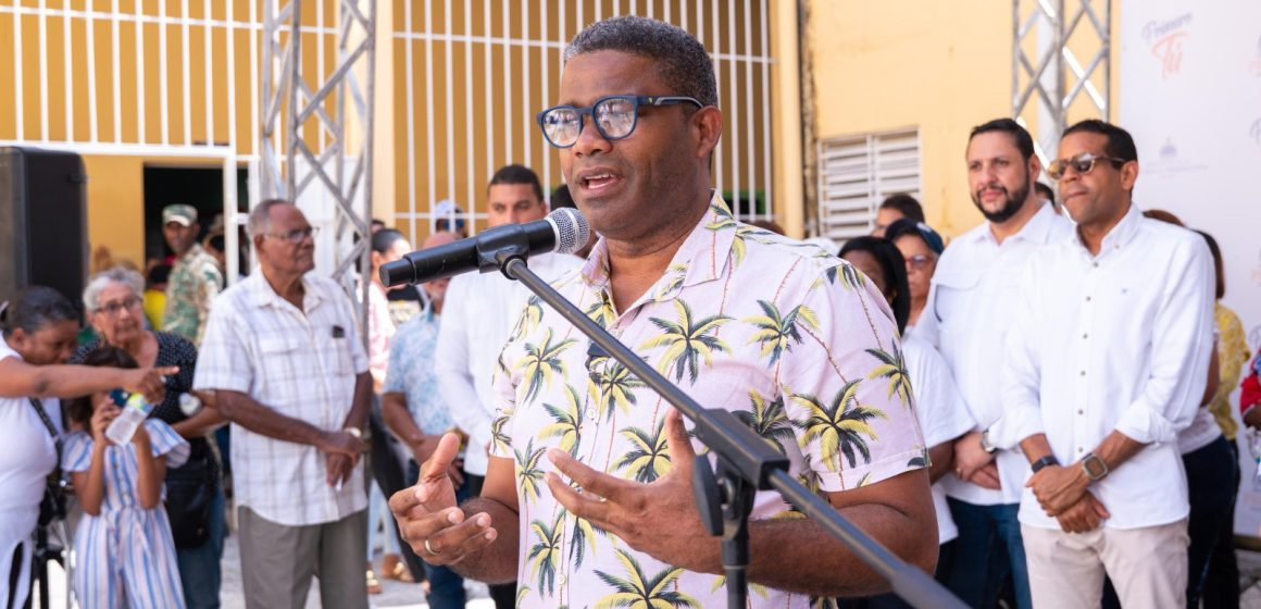 Propeep impacta con servicios sociales en el corazón del emblemático barrio San Carlos; Distrito Nacional