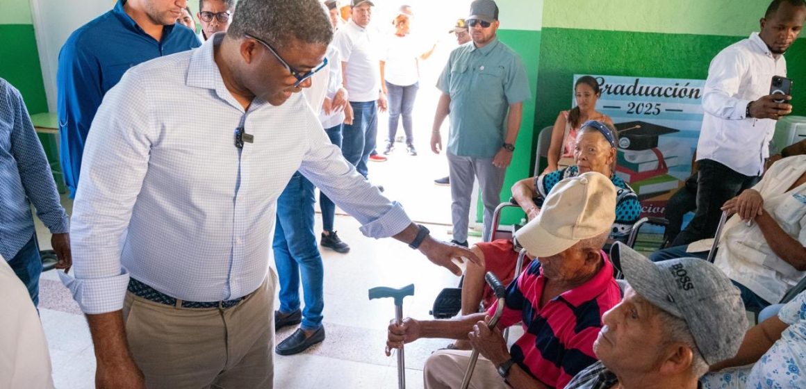 Robert Polanco afirma Gobierno devuelve en servicios lo que la gente paga en impuestos