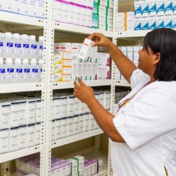 Gobierno afirma triplicó de 2,500 a 7,400 pacientes de medicamentos de alto costo desde 2020