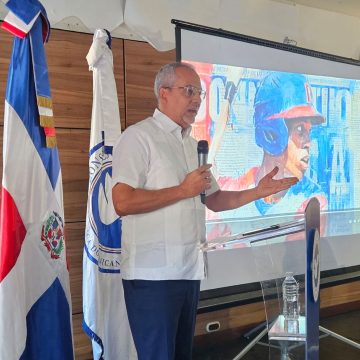 Orientan en prevención de drogas en el Club Mauricio Báez