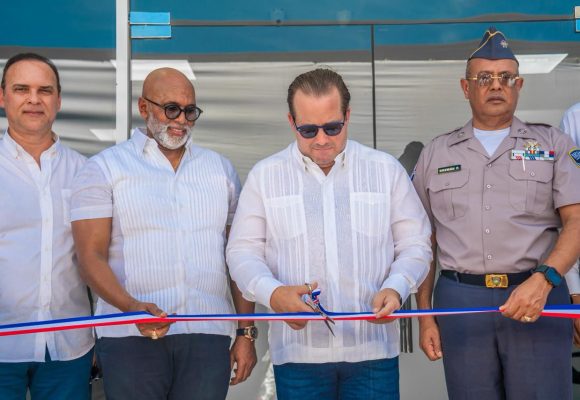 Paliza entrega nueva estación de la Policía Nacional en Sosua; anuncia plan de relanzamiento y puesta en valor del destino