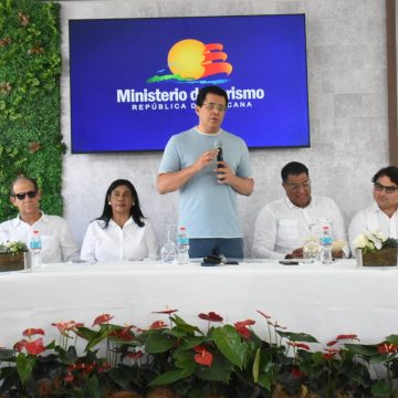 David Collado deja iniciada reconstrucción plaza de vendedores en Río San Juan.