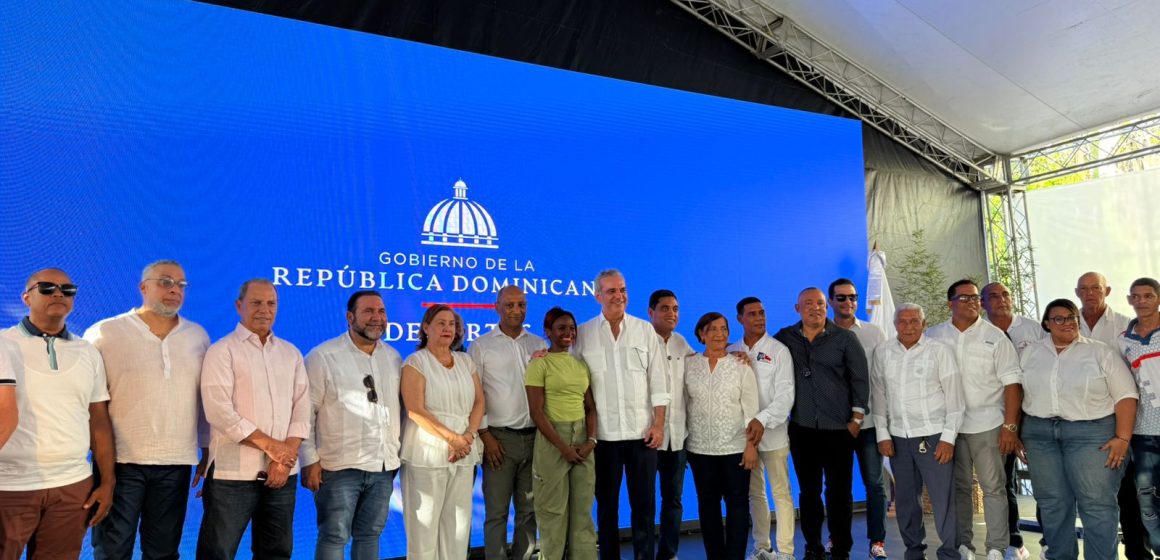 Presidente Abinader dispone RD$2,000 millones para construcción de 25 polideportivos a nivel nacional