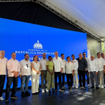 Presidente Abinader dispone RD$2,000 millones para construcción de 25 polideportivos a nivel nacional