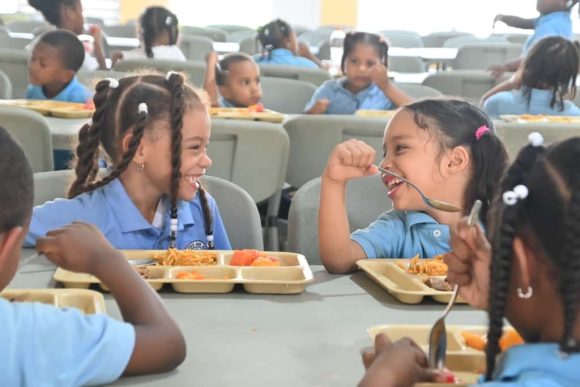 El INABIE resalta sus aportes a la disminución del hambre y la malnutrición a través de su Programa de Alimentación Escolar