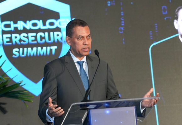 INDOTEL impulsa formación en ciberseguridad tras mil millones de intentos de ciberataques en un año en RD