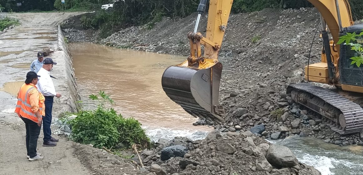 CAASD intensifica limpieza de cañadas ante la tormenta y alerta sobre los desechos arrojados por ciudadanos