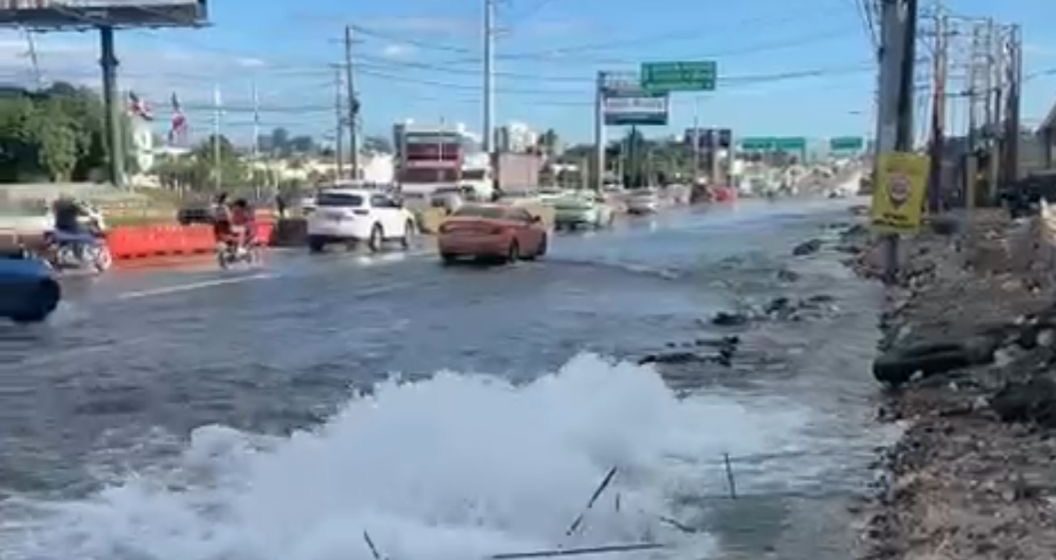 CAASD trabaja en corrección de avería en tubería de 30 pulgadas provocada por trabajos del Metro