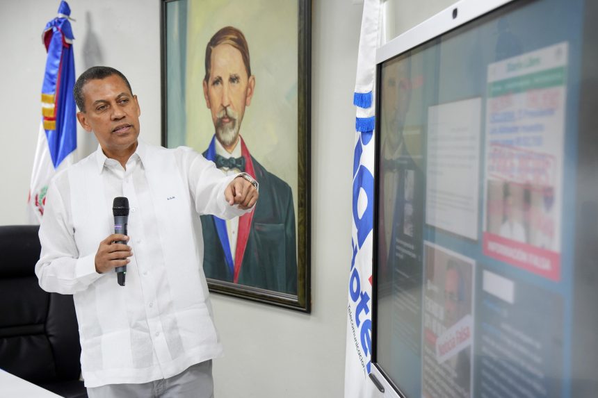 10a105eb-ca78-4a68-983d-f3bd2375dd90 Durante el paso de la tormenta Melisa, el Indotel registró que el 67 % de las imágenes y videos difundidos en plataformas digitales eran falsos