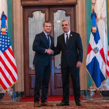 Secretario de Defensa de Estados Unidos, Pete Hegseth, asegura respaldo de su país a República Dominicana como su principal aliado en la región y reconoce liderazgo de Abinader contra el narcotráfico