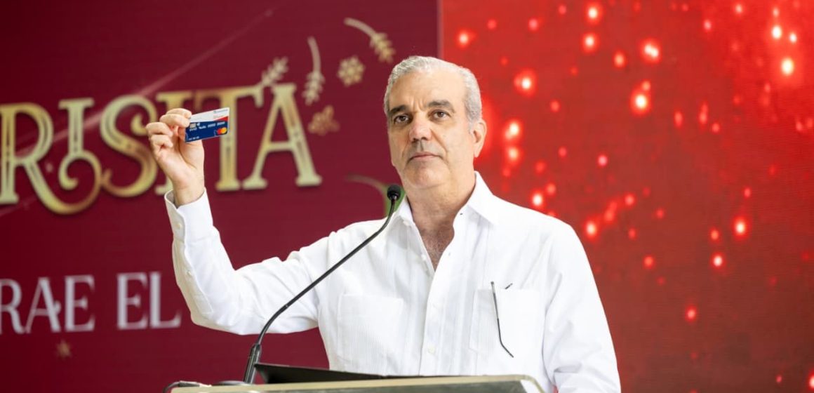 Presidente Abinader lanza el Bono Navideño 2025 para 2.6 millones de dominicanos; llama al pueblo a fortalecer la familia y la unión nacional en esta Navidad