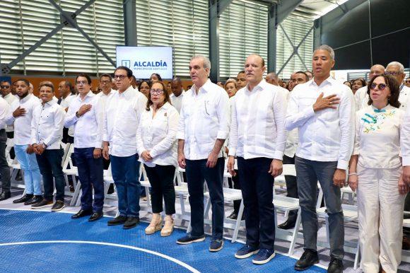 Presidente Abinader lidera jornada de inauguraciones en Santiago con entrega de centros educativos, deportivos, culturales y asfaltado de calles