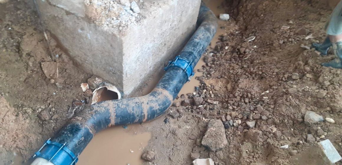 CAASD soluciona avería en línea de agua potable bajo elevado Churchill con Kennedy, DN