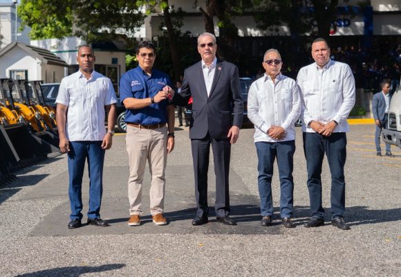 Presidente Abinader y Fellito avanzan en transformación del servicio de agua con el nuevo Plan de Zona en GSD