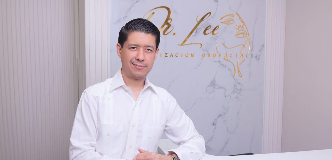 10721e02-1715-44c2-bc58-2da6543bd4c5 Clínica Dr. Lee presenta cómo llegar a las fiestas de navidad 10 Años más joven.