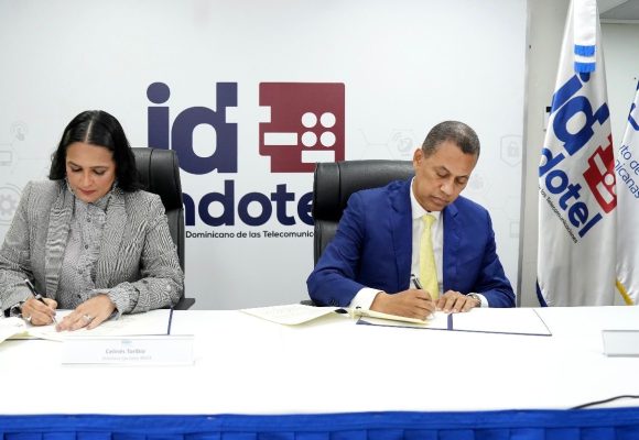 3706b624-b82c-44e9-8b52-699dc0d86d21 Indotel e INDEX firman acuerdo fortalecerá inclusión digital y educación financiera de diáspora dominicana