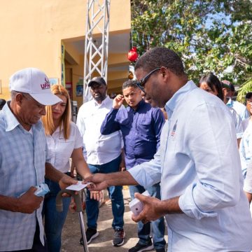 3a6cf978-c22a-4eb4-b43e-372a7f334aec Propeep ilumina la Navidad en San Cristóbal con encendido de parque, jornada social y entrega Bono Navideño