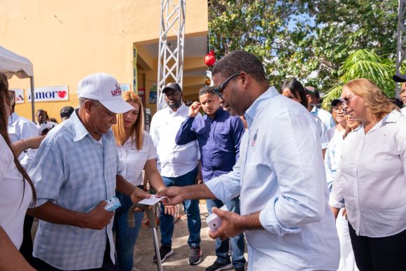 3a6cf978-c22a-4eb4-b43e-372a7f334aec Propeep ilumina la Navidad en San Cristóbal con encendido de parque, jornada social y entrega Bono Navideño