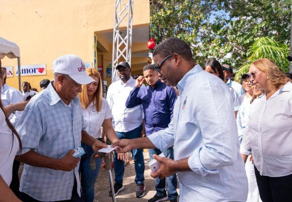 3a6cf978-c22a-4eb4-b43e-372a7f334aec Propeep ilumina la Navidad en San Cristóbal con encendido de parque, jornada social y entrega Bono Navideño