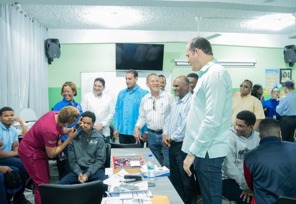 El INABIE beneficia a más de 1,300 estudiantes de Cotuí en Jornada de Salud Integral