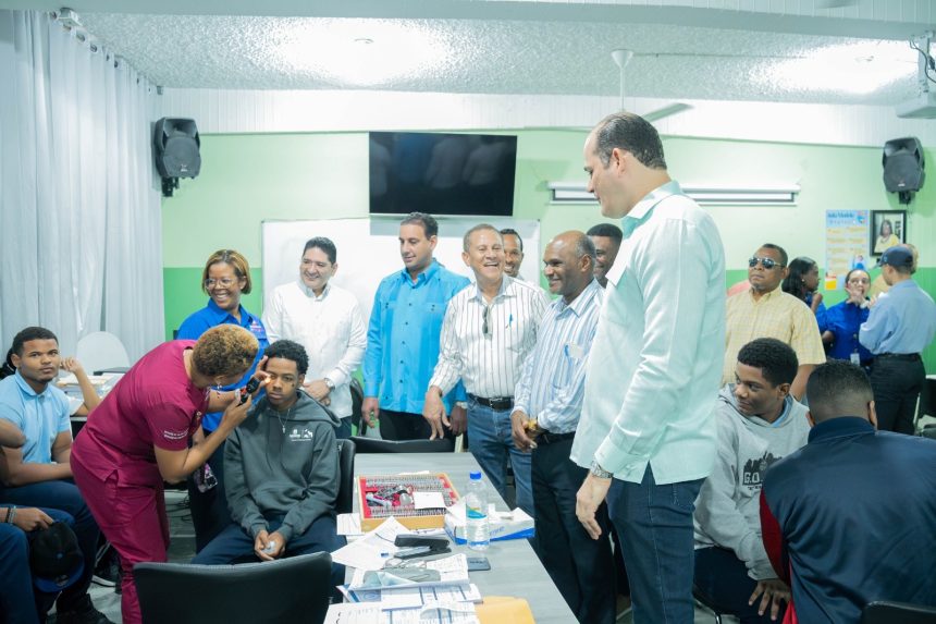 El INABIE beneficia a más de 1,300 estudiantes de Cotuí en Jornada de Salud Integral