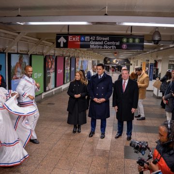 Screenshot Turismo llena de color y sabor dominicano Grand Central de NY.