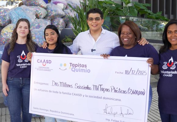 CAASD recolecta 2.6 millones de tapitas para apoyar tratamientos de quimioterapia infantil