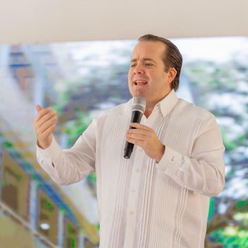 c0a833c5-50ed-4f9b-8401-02b9e0f6a6c7 Paliza llama al liderazgo ético, humano y responsable durante conferencia en UASD Haina