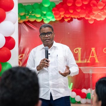 Propeep inicia almuerzos navideños con familias con niños autistas y discapacidad