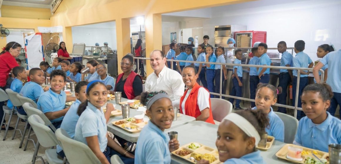 04416e91-8209-4b95-89a4-de738bdf1fcb INABIE supera los 1,000 millones de raciones alimenticias y brinda atención en salud a más de 311,000 estudiantes en 2025