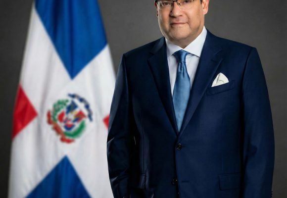 Abinader realiza nuevos nombramientos en Industria y Comercio, Aduanas y Viviendas mediante el Decreto 3-26