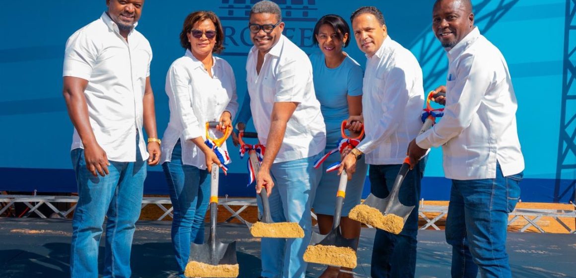 87415e00-bbec-408a-a493-94a47efd6746 Propeep inicia construcción de la Plaza Comunitaria Chirino en Monte Plata