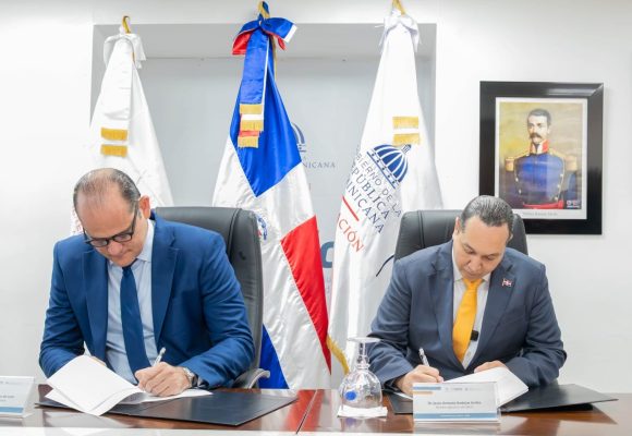 El INABIE e Ideice firman acuerdo para analizar y fortalecer programas de alimentación y salud escolar