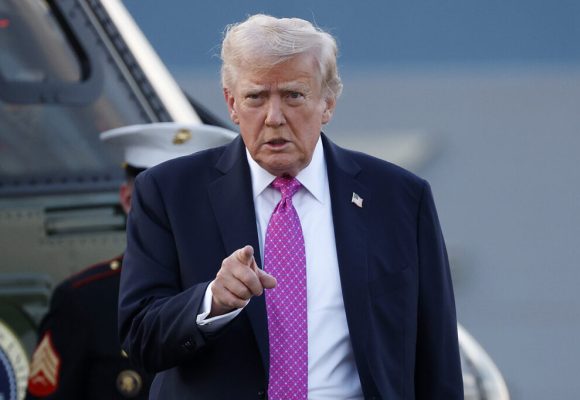 Ve el mundo no estará seguro a menos EU controle Groenlandia