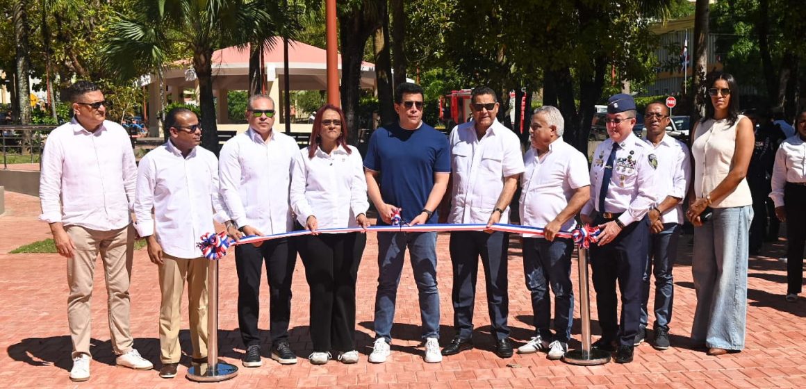 IMG-20260127-WA0092 Ministro Collado inaugura reconstruido parque Duarte y su entorno en Samaná