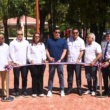 IMG-20260127-WA0092 Ministro Collado inaugura reconstruido parque Duarte y su entorno en Samaná