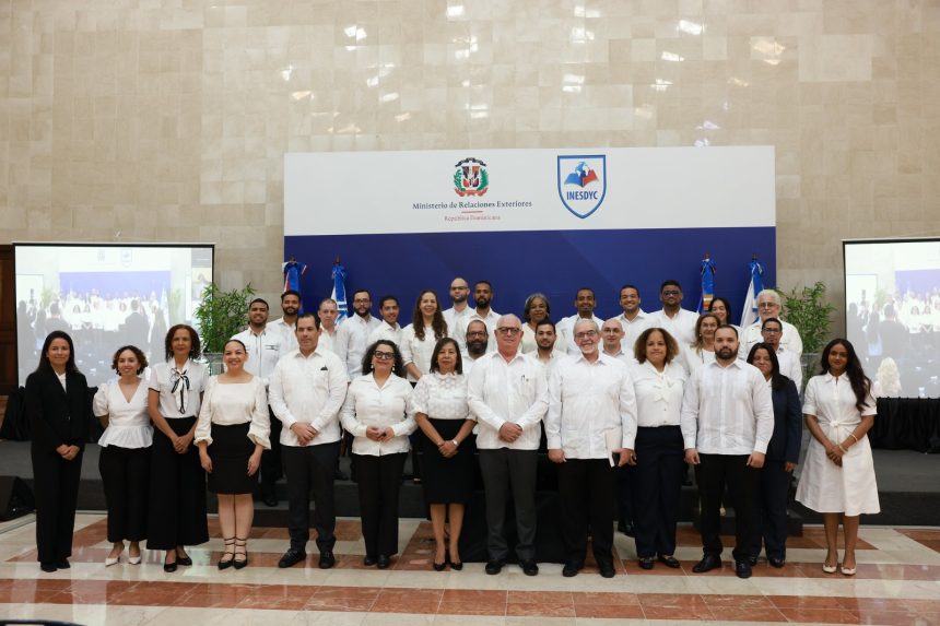 MIREX e INESDYC dan apertura a Especialidad en Diplomacia y Relaciones Internacionales para 50 candidatos elegibles para ingresar a la Carrera Diplomática