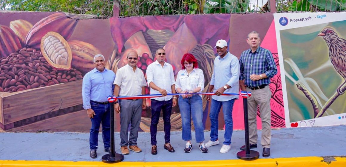 Propeep deja iniciada la Ruta del Arte 2026 con la inauguración de 1,300 metros cuadrados de Paseos de los Colores en Castillo