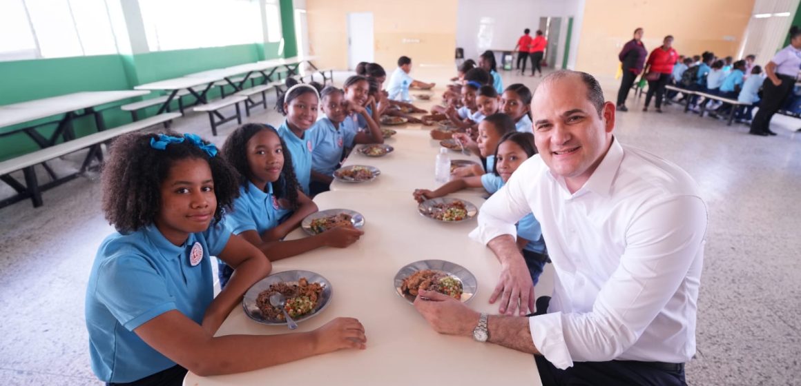 INABIE reduce el uso de sal en el menú escolar y controla el azúcar para cuidar la salud de los estudiantes