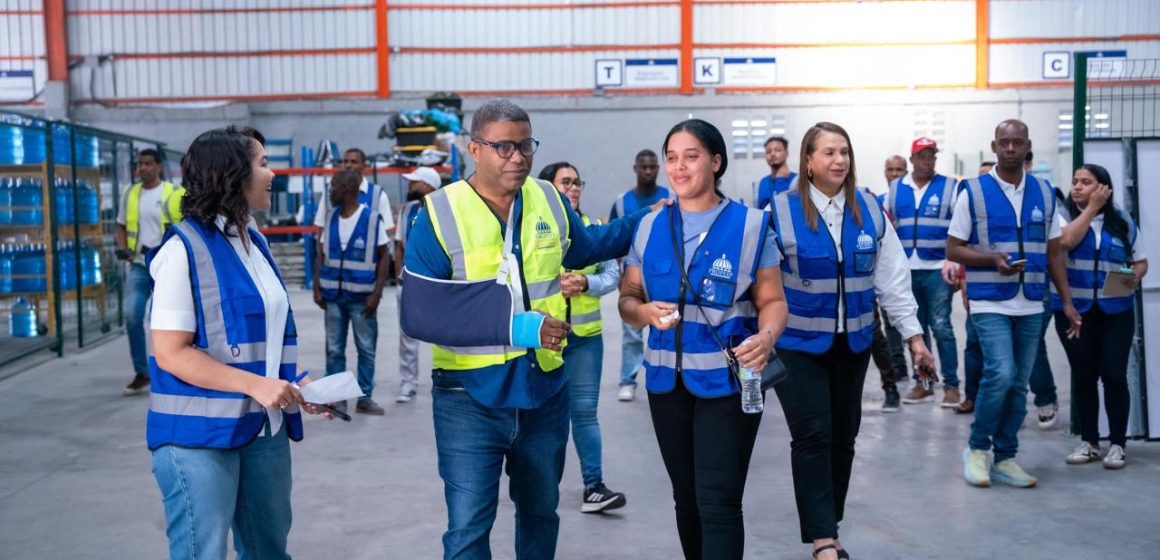 De las cenizas a la esperanza: Propeep respalda a madre de cuatro hijos tras perder su comedor en Villa Tapia