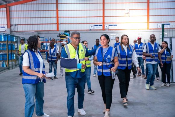 De las cenizas a la esperanza: Propeep respalda a madre de cuatro hijos tras perder su comedor en Villa Tapia