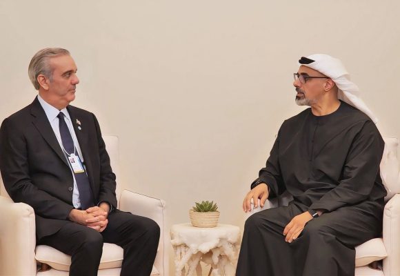 Presidente Abinader sostiene audiencia con el príncipe heredero de Abu Dhabi y concluye agenda en Emiratos Árabes Unidos